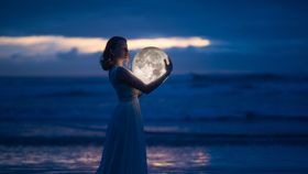 Cum influențează Luna Plină din noiembrie 2023 zodiile! Ei sunt cei care vor avea o perioadă de basm
